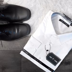 Men's NWT White Classic Fit Button Up Dress Shirt